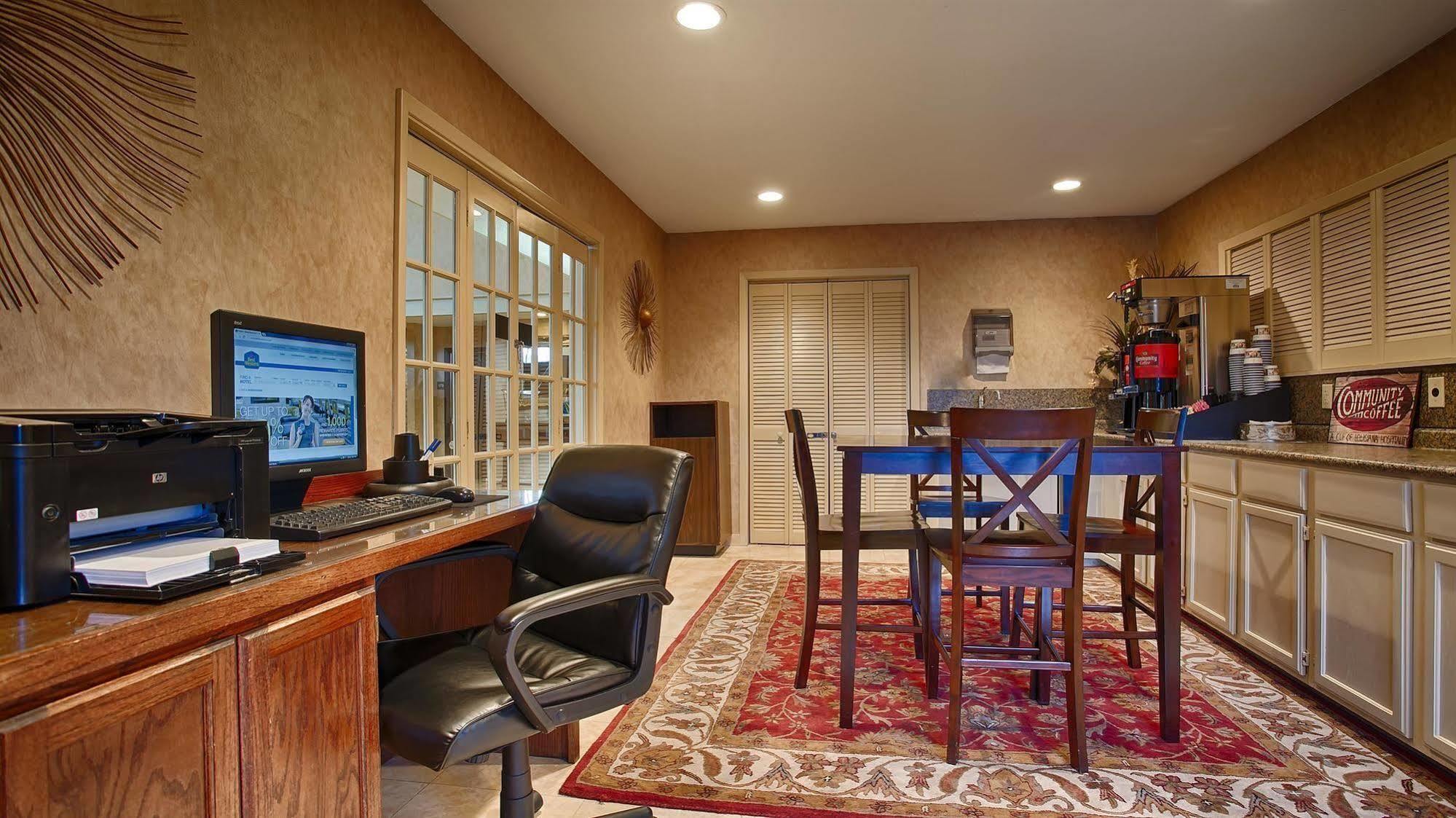 Western Of & & Conference Center 3*